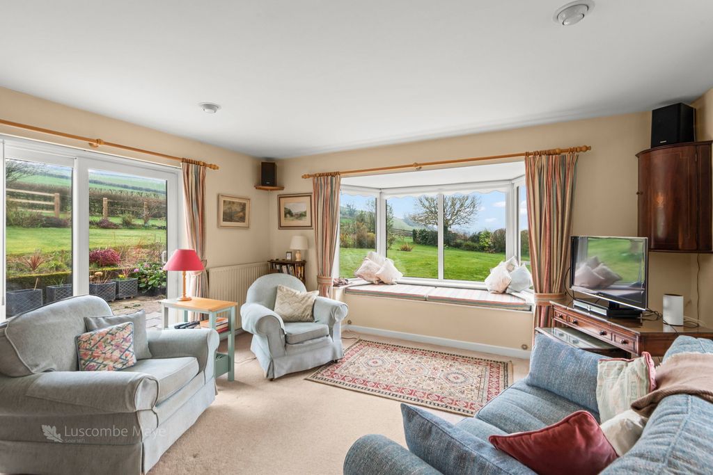 Property photo 3 of 34