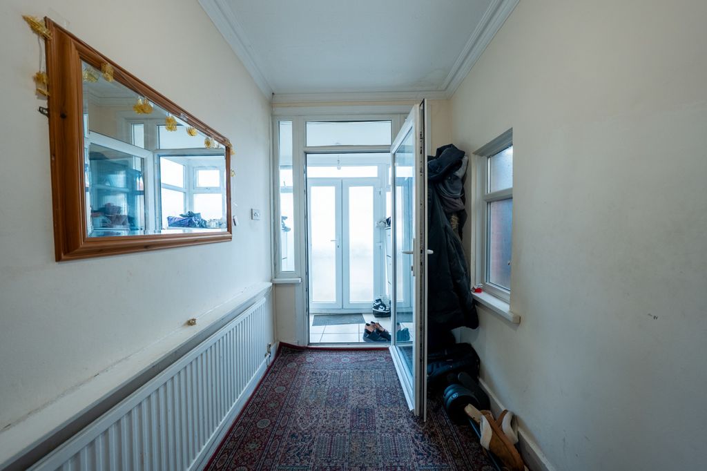 Property photo 2 of 21 Gallery