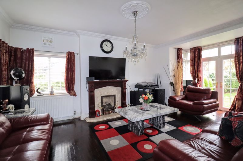 Property photo 2 of 25 Lounge