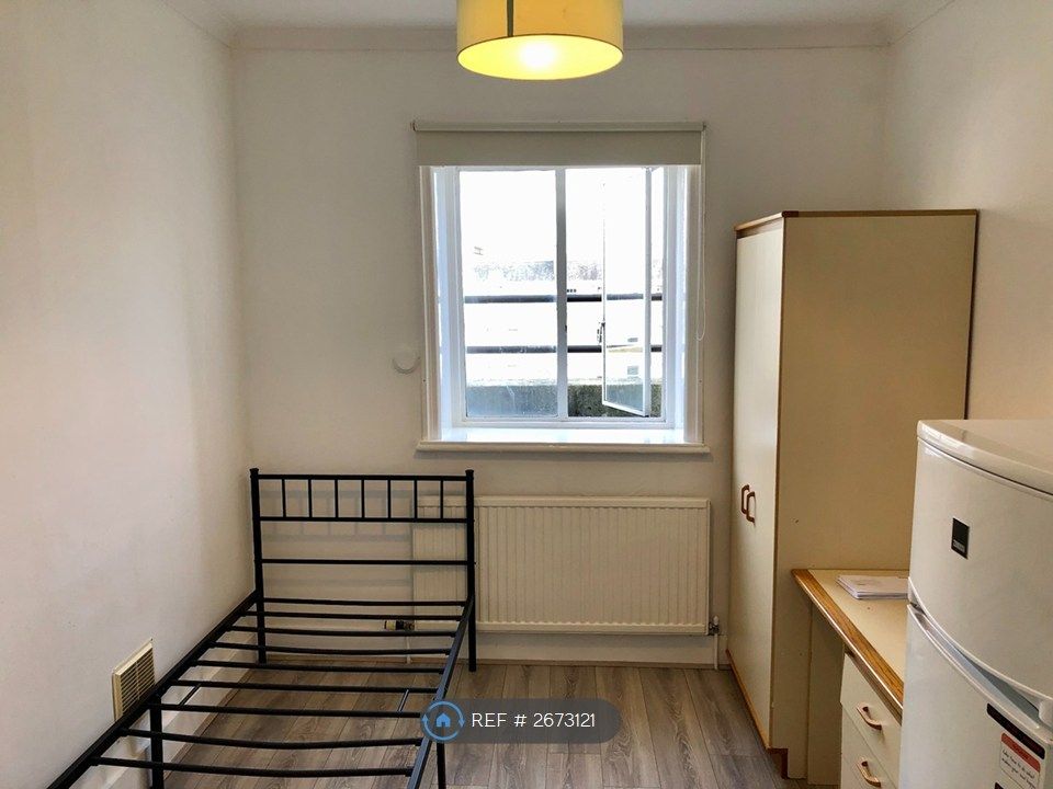 Property photo 3 of 10 Single Room