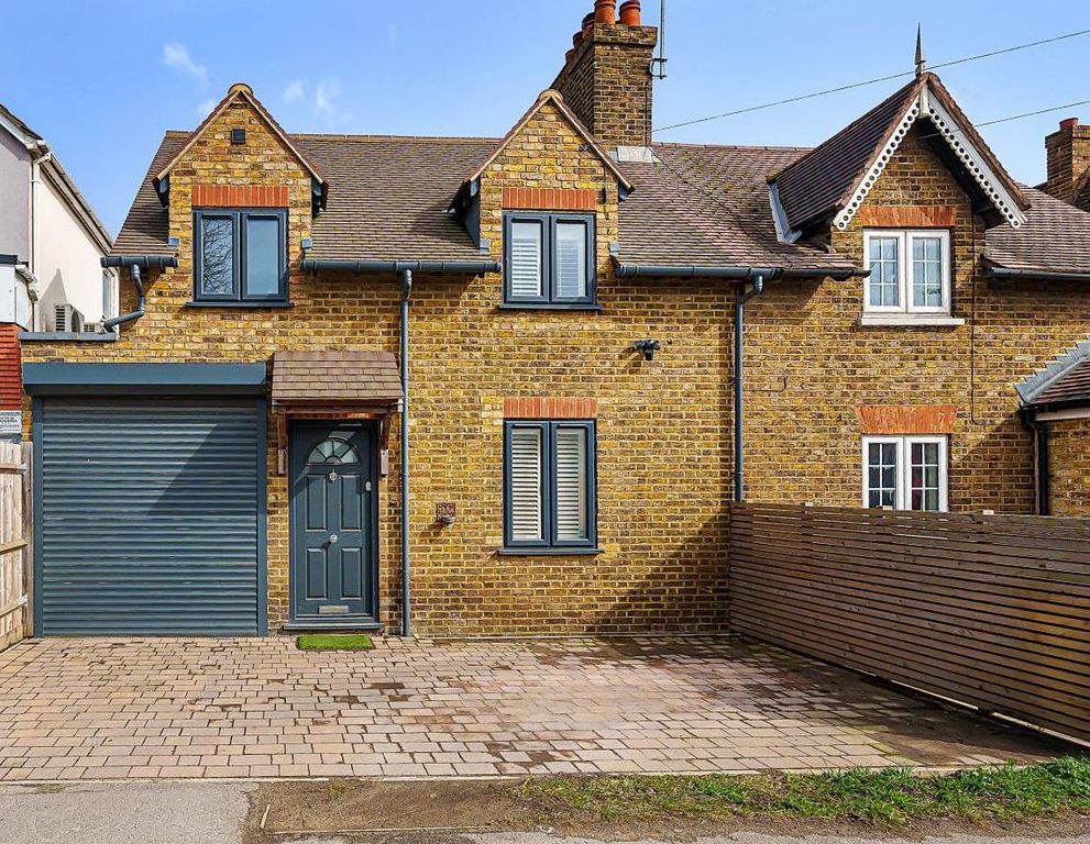 Property photo 2 of 32