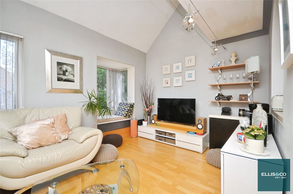 Property photo 2 of 10 Picture No. 04