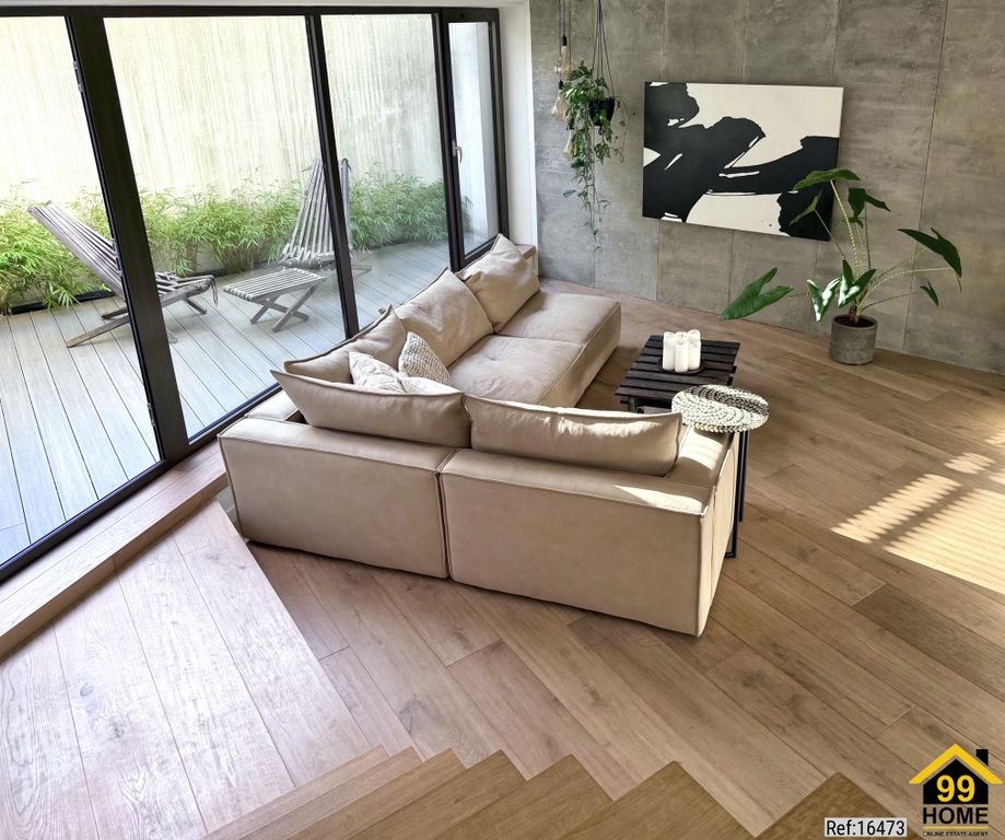 Property photo 1 of 16 Photo 0