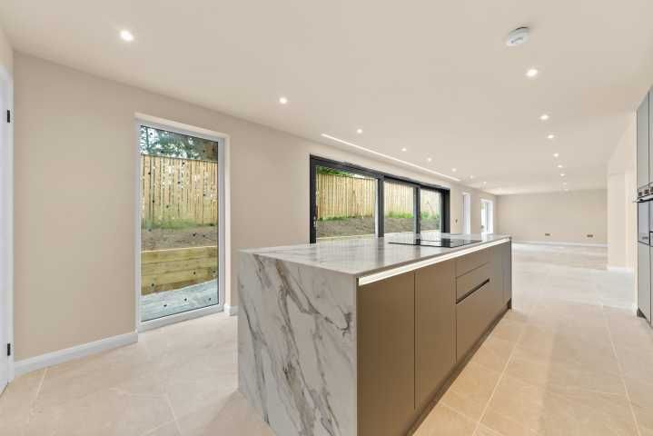 Property photo 3 of 61