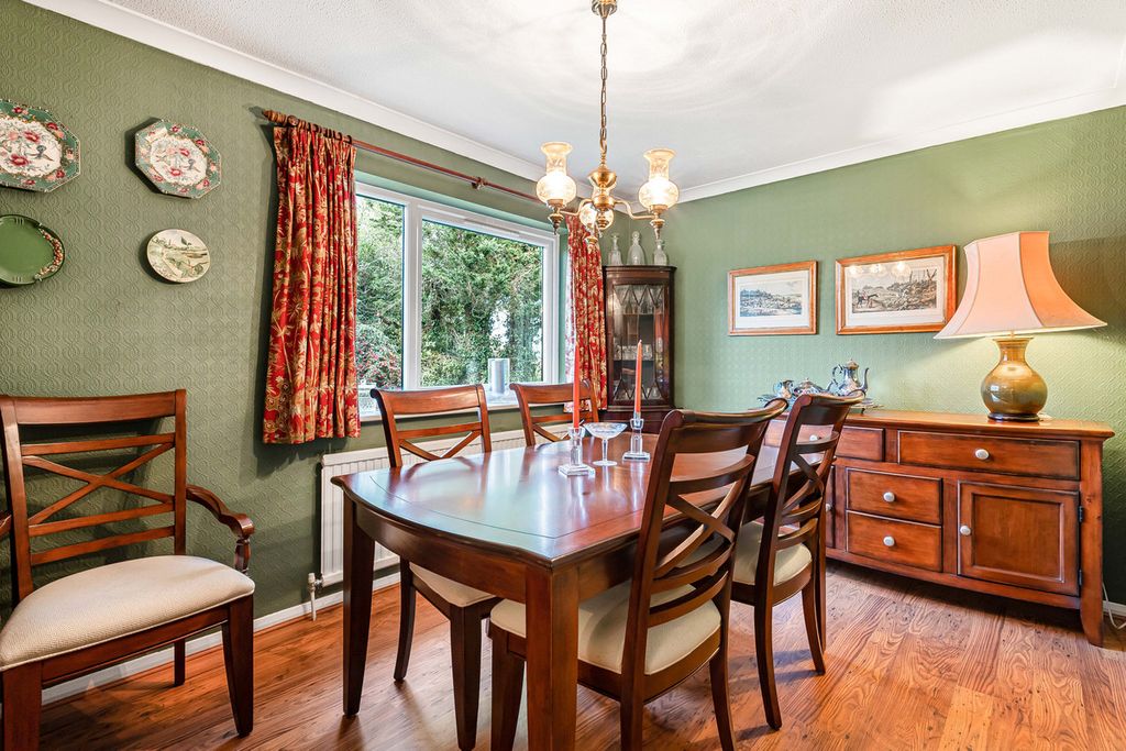 Property photo 3 of 37