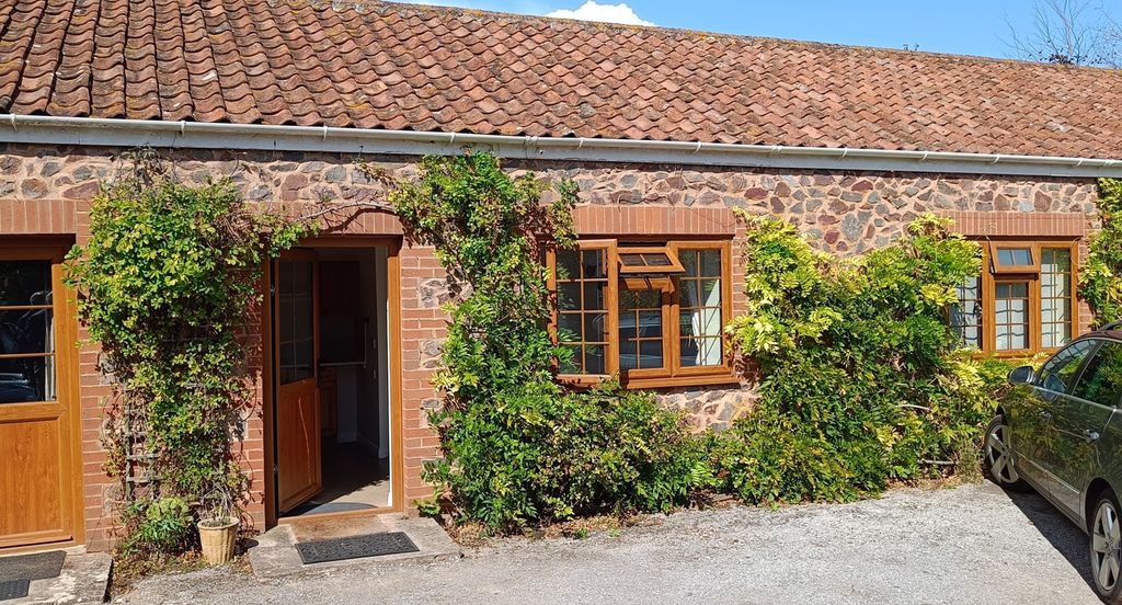Property photo 1 of 10 Front Of No 2 The Old Stables