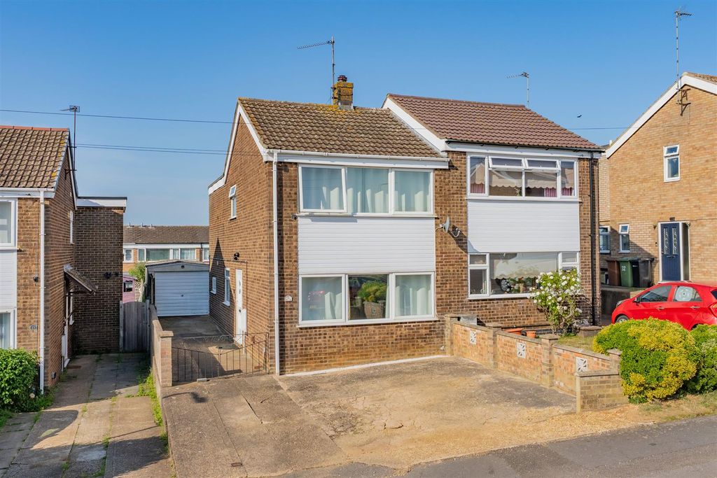 Property photo 1 of 17 Thewillows_24.Jpg