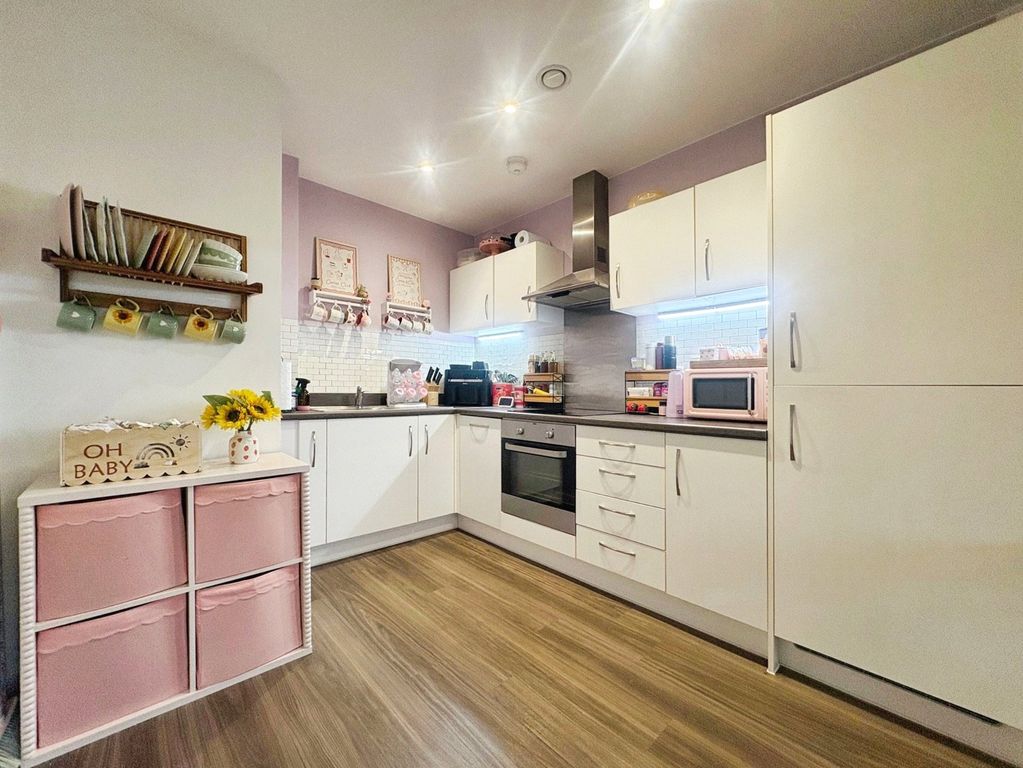 Property photo 3 of 11 Pbox-Img.Jpg