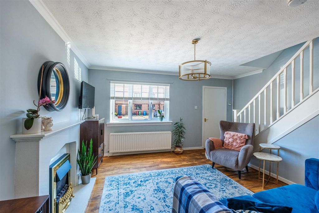 Property photo 3 of 24 Southend Grove-18.Jpg