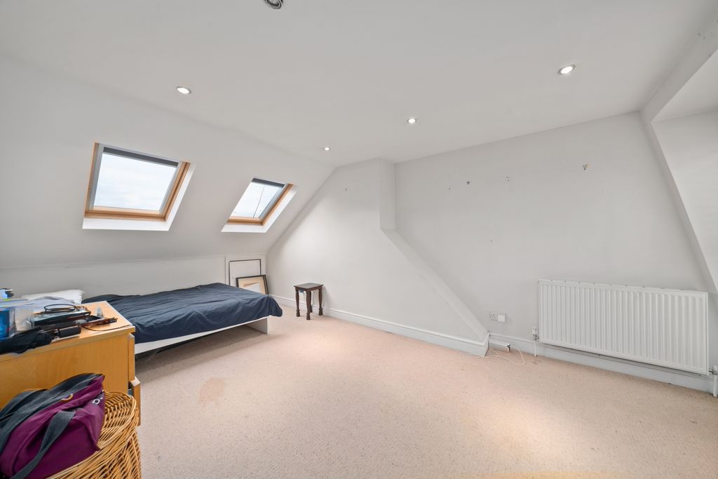 Property photo 3 of 9 Photo 1