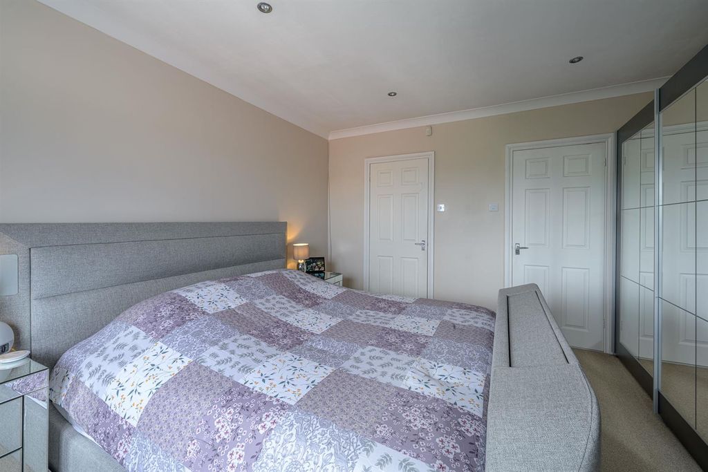 Additional image 17 of 4 bed semi-detached house for saleAmblecote Road, Brierley Hill DY5