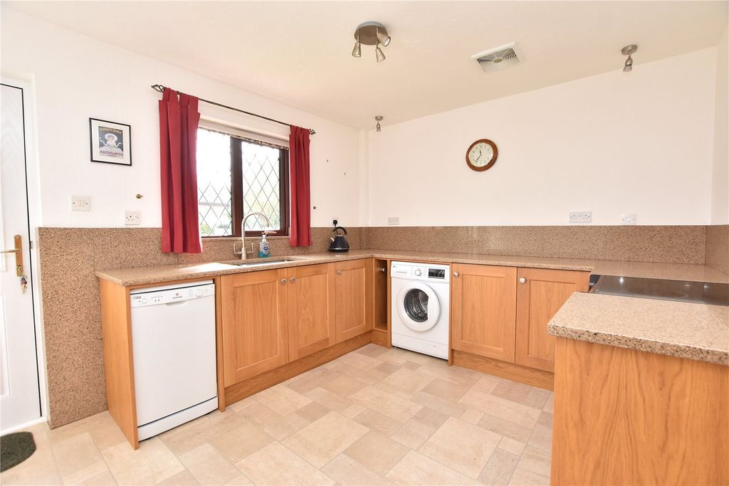 Property photo 3 of 18 Picture No. 10