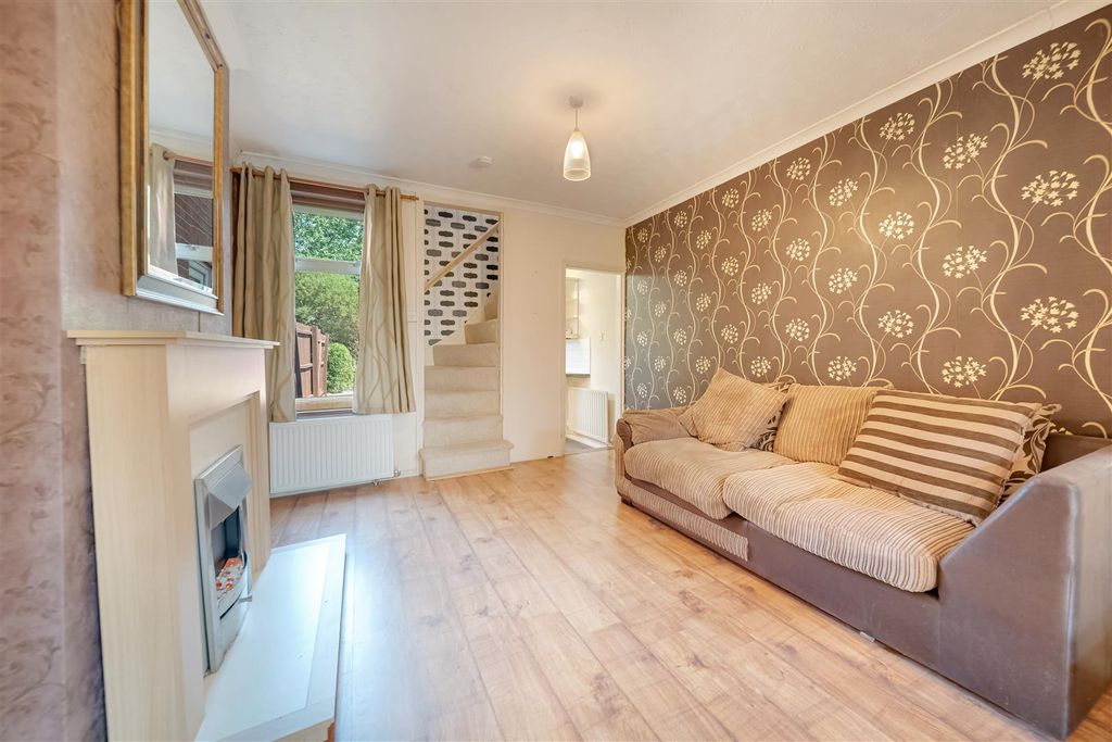 Property photo 3 of 12 Bramford Ln-13.Jpg