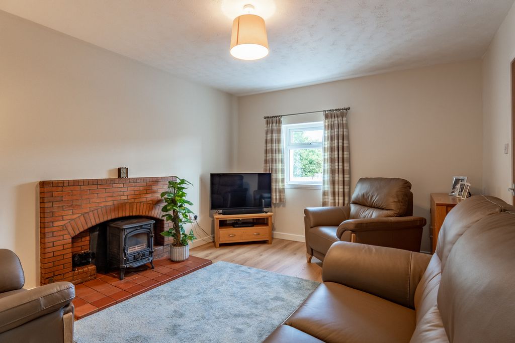 Property photo 3 of 47