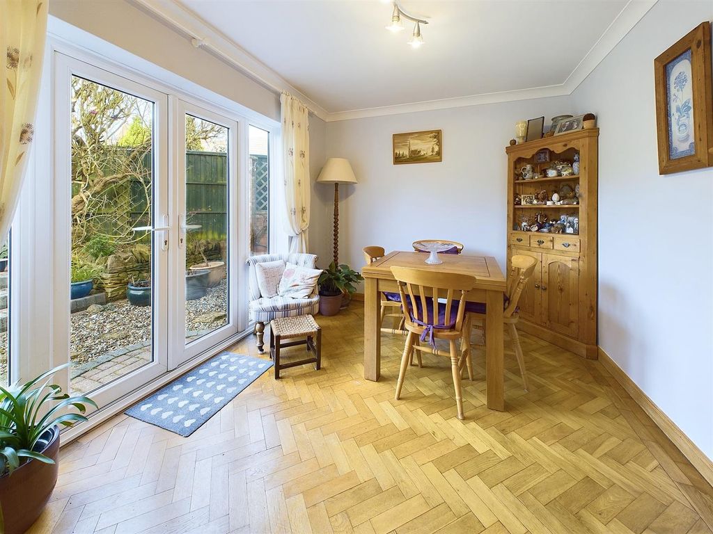 Property photo 3 of 24