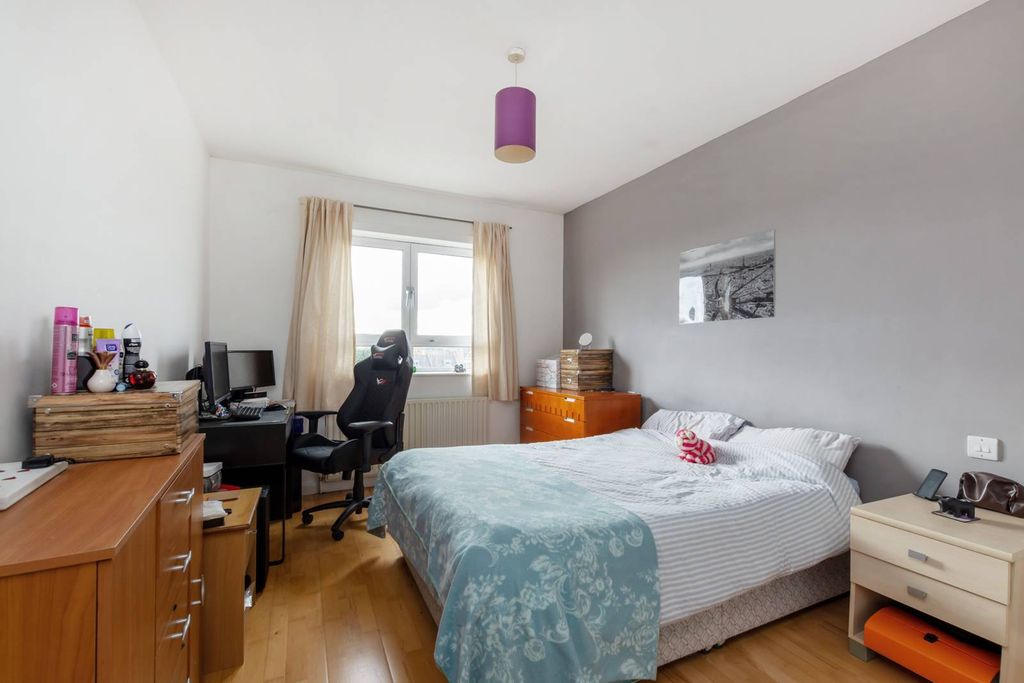 Property photo 1 of 5