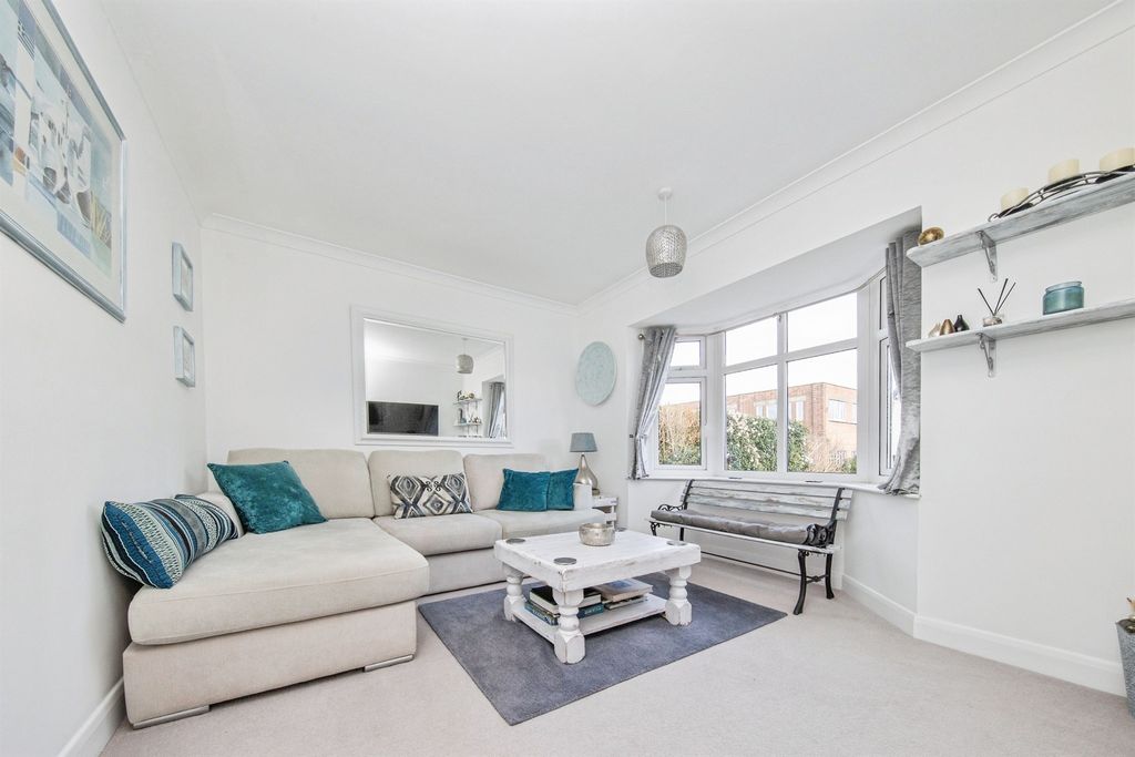 Property photo 2 of 16