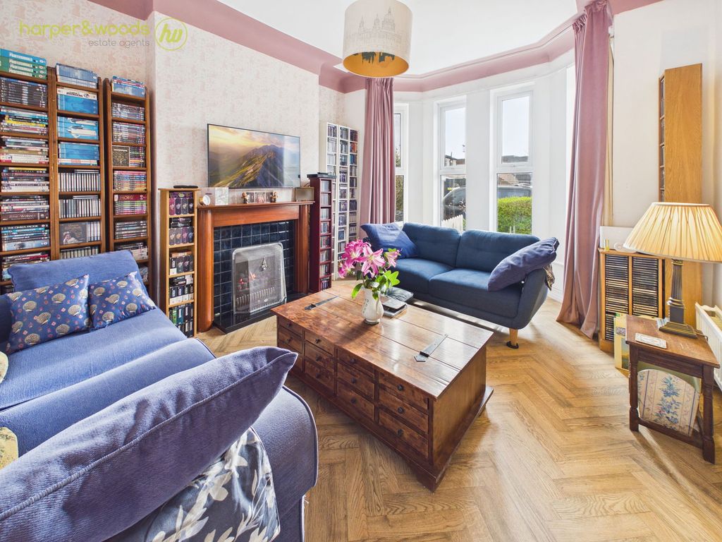 Property photo 3 of 38