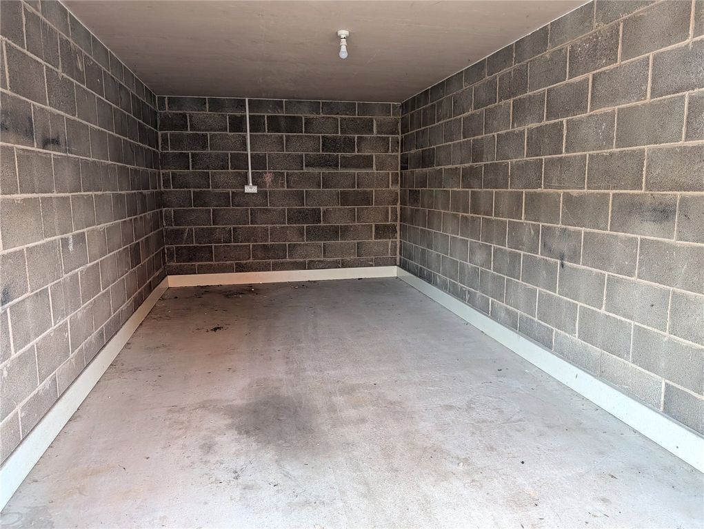 Property photo 3 of 3 Picture No. 08