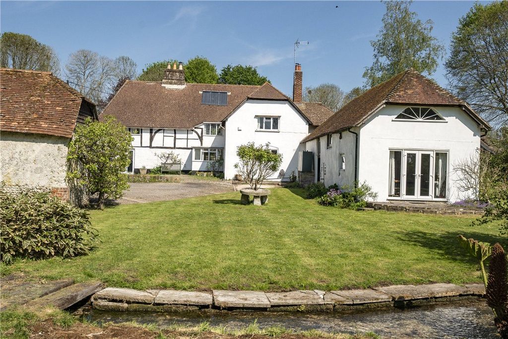 Property photo 1 of 21 Front