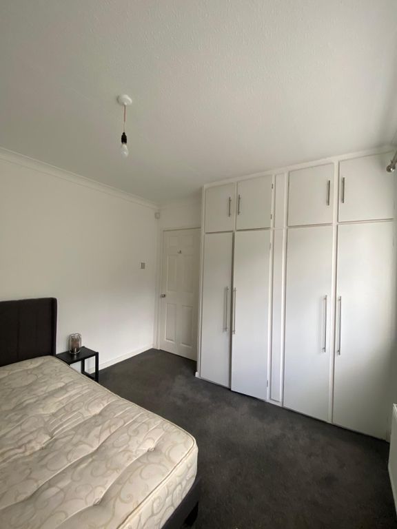 Property photo 2 of 7 Bedroom