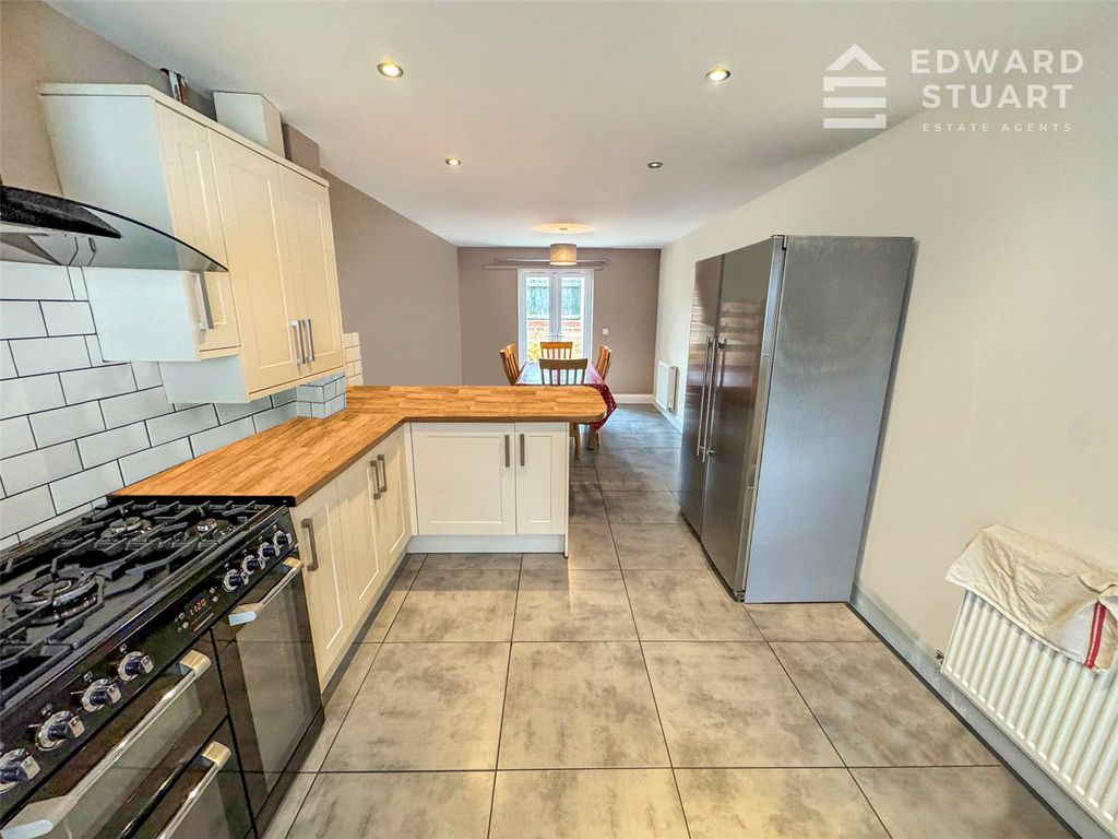 Property photo 3 of 17 Picture No. 04