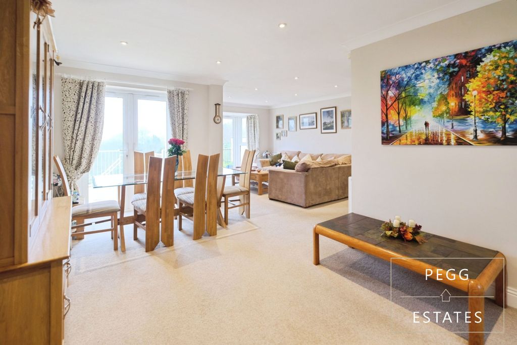 Property photo 3 of 45