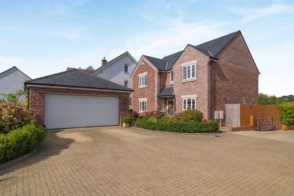 Property photo 1 of 33