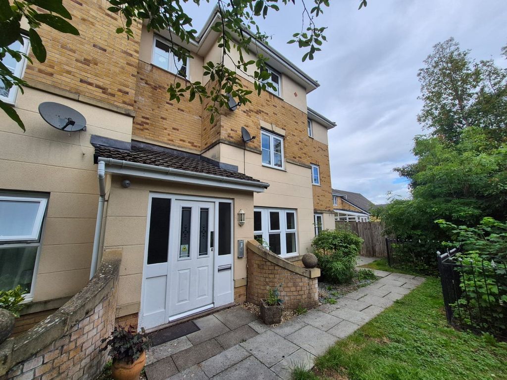 Property photo 1 of 10 Front