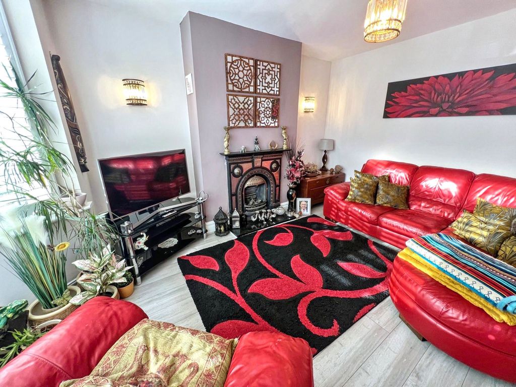 Property photo 2 of 11