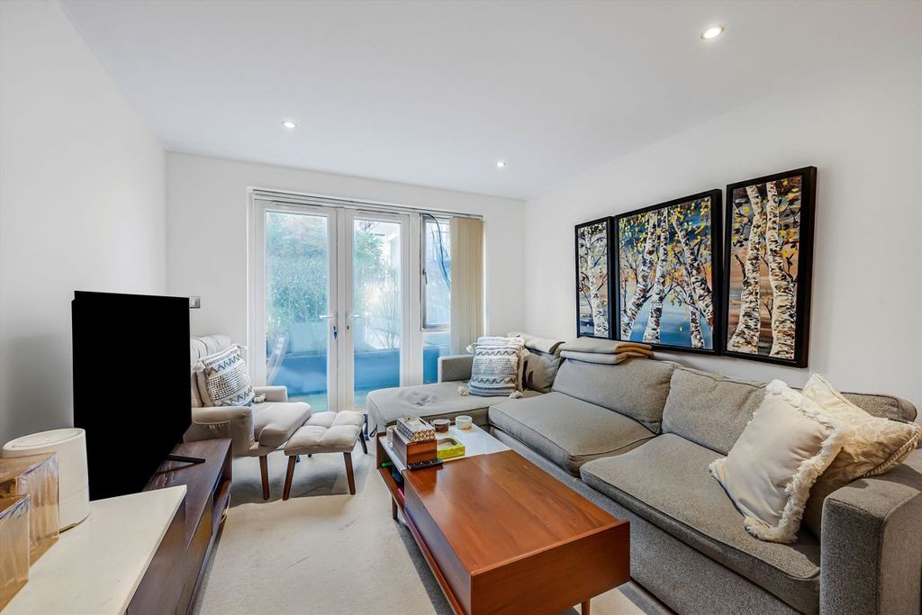 Property photo 2 of 6