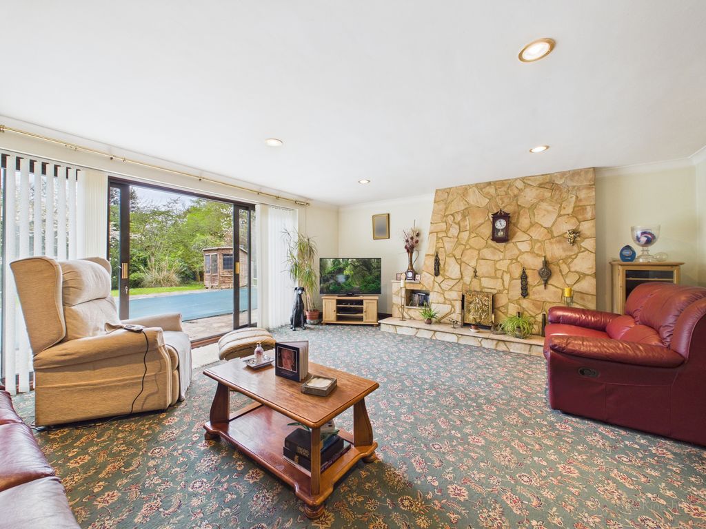 Property photo 3 of 22 Living Room