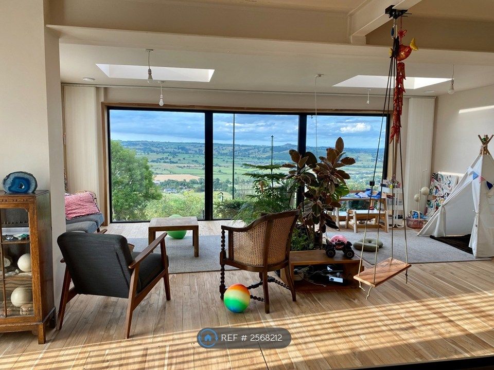 Property photo 2 of 19 Lounge