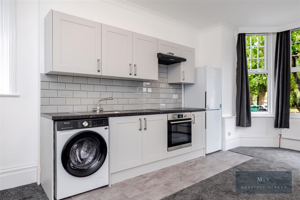 Property photo 3 of 12 1N2A3113.Jpg