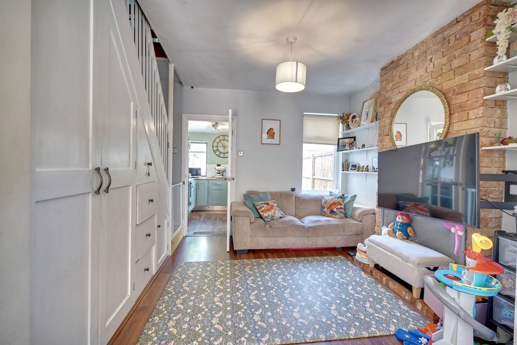 Property photo 3 of 12