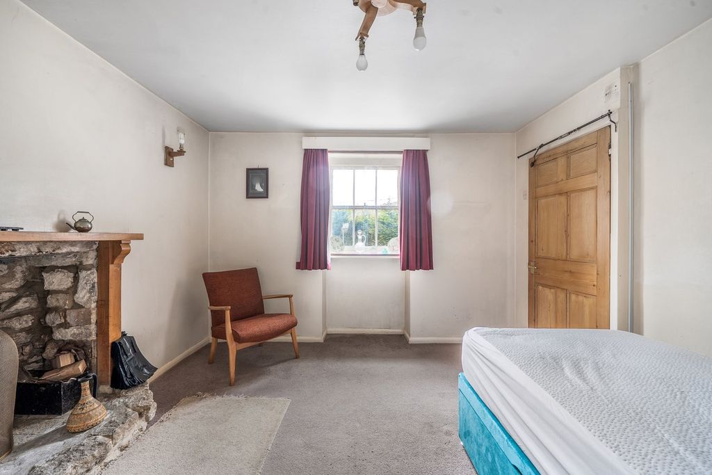 Property photo 3 of 17