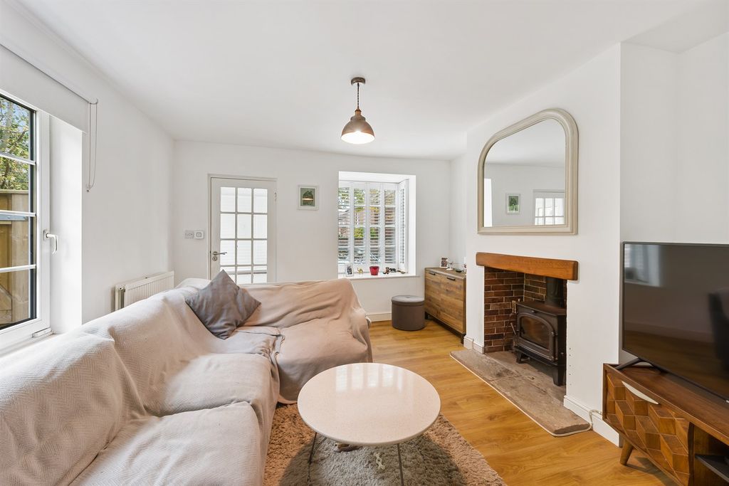 Property photo 3 of 17 Living Room