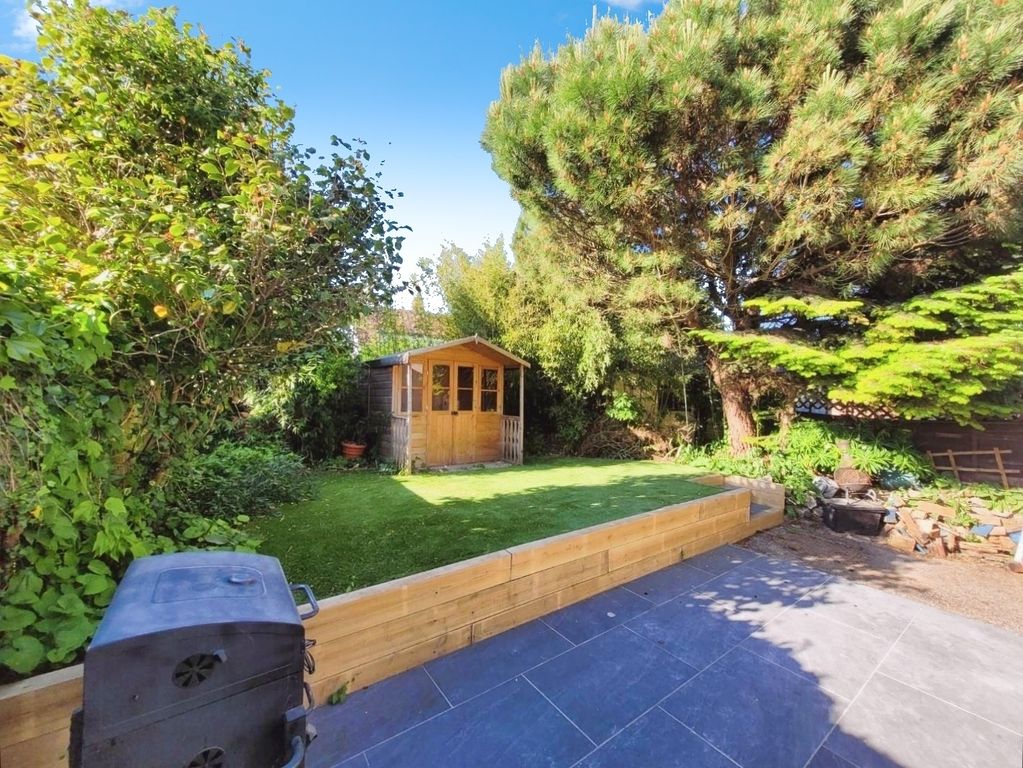 Property photo 3 of 10 Pbox-Garden-335577.Jpg