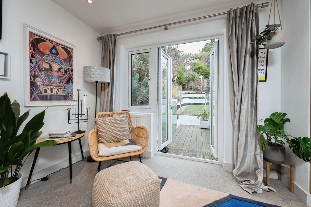 Property photo 2 of 20 Open Plan Living