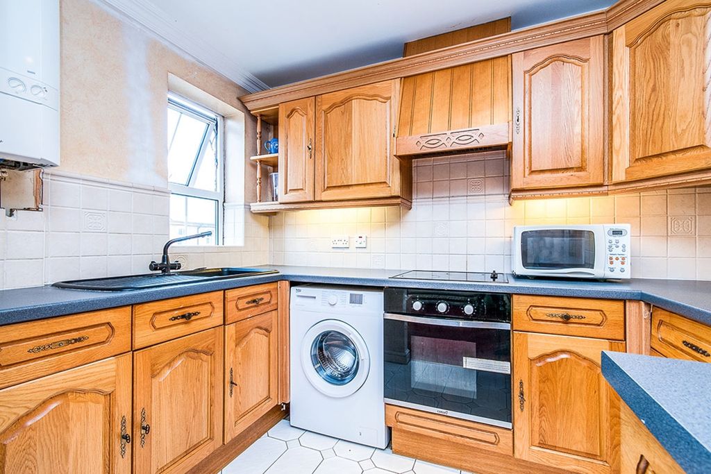 Property photo 2 of 8 Kitchen