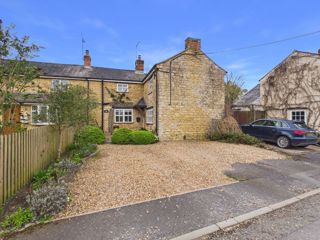 Property photo 1 of 32