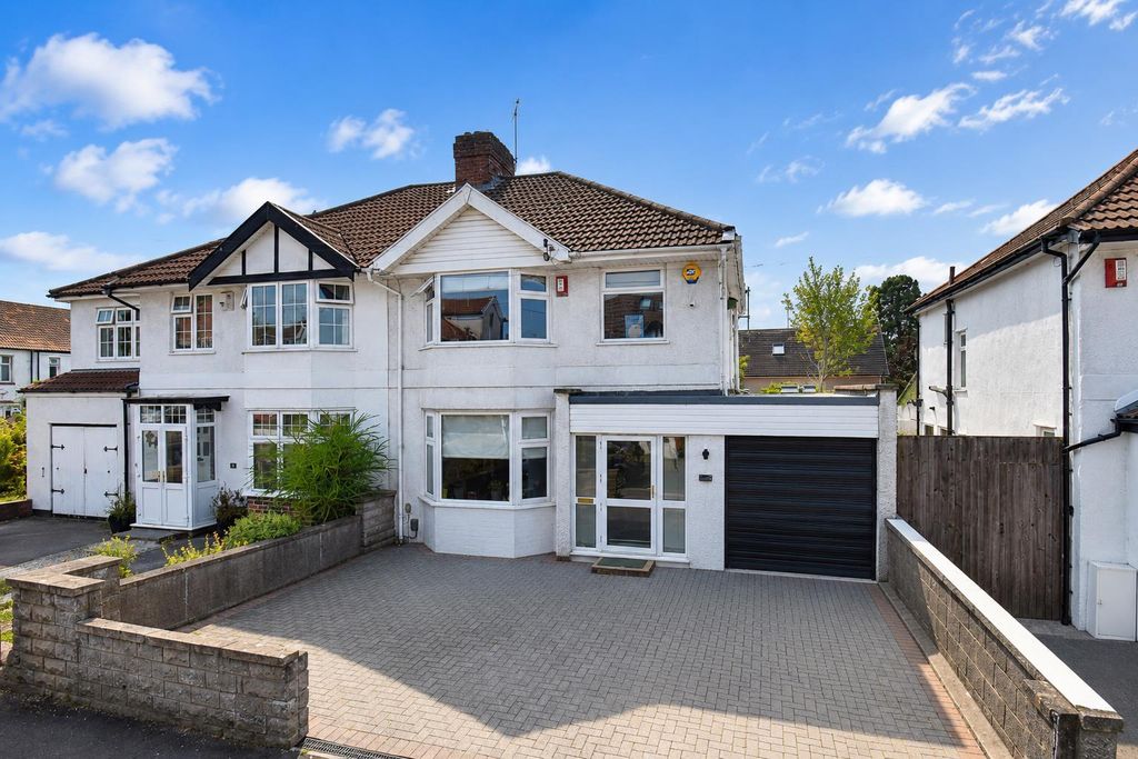Property photo 1 of 17 92380839-3Eb8-49Be-81Ea-0967Ed4E01c0.Png
