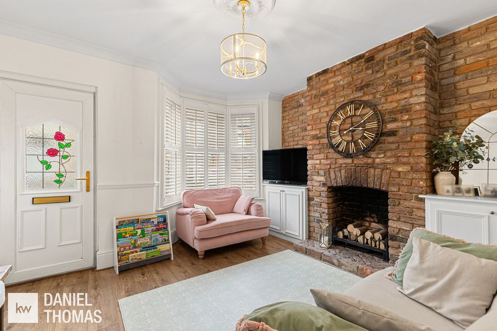 Property photo 2 of 26