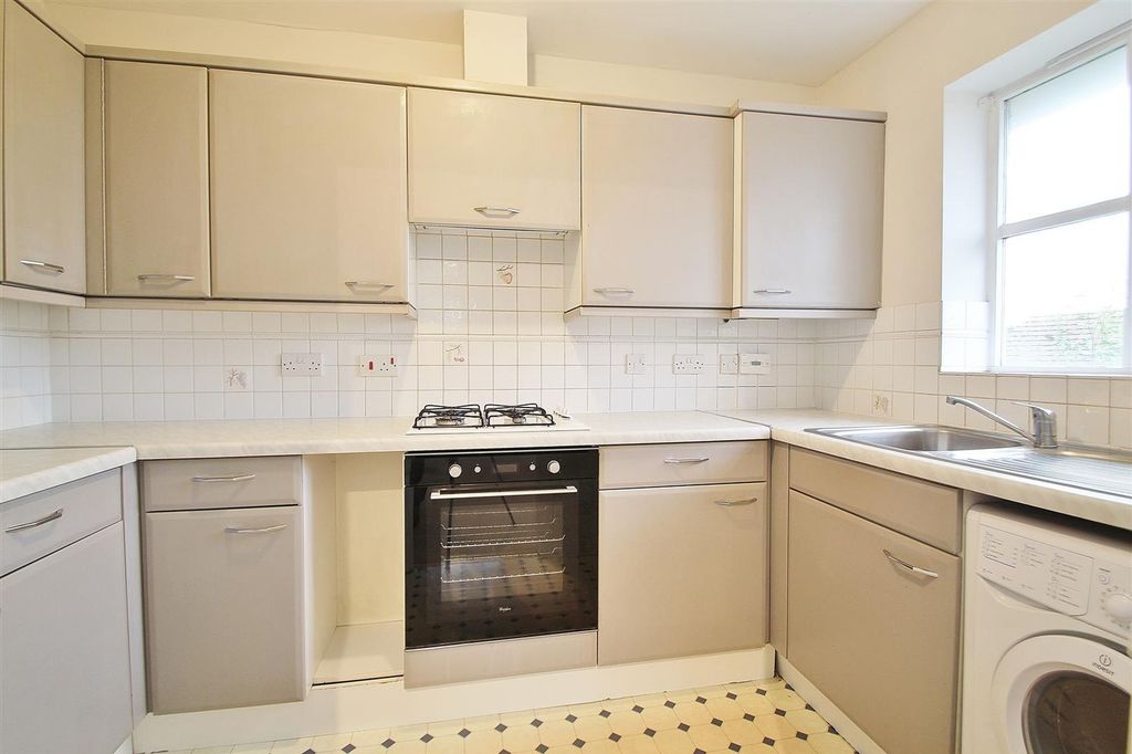 Property photo 2 of 6