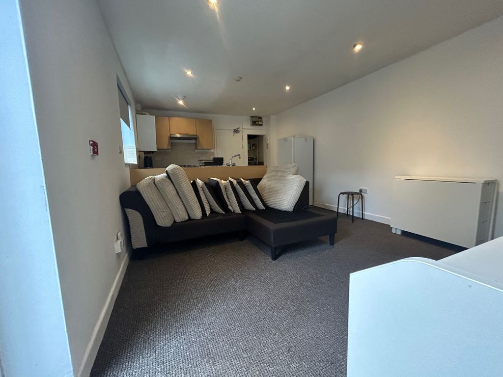 Property photo 1 of 7 99Edb825-304A-44dc-Af58-c2d8665De7F2