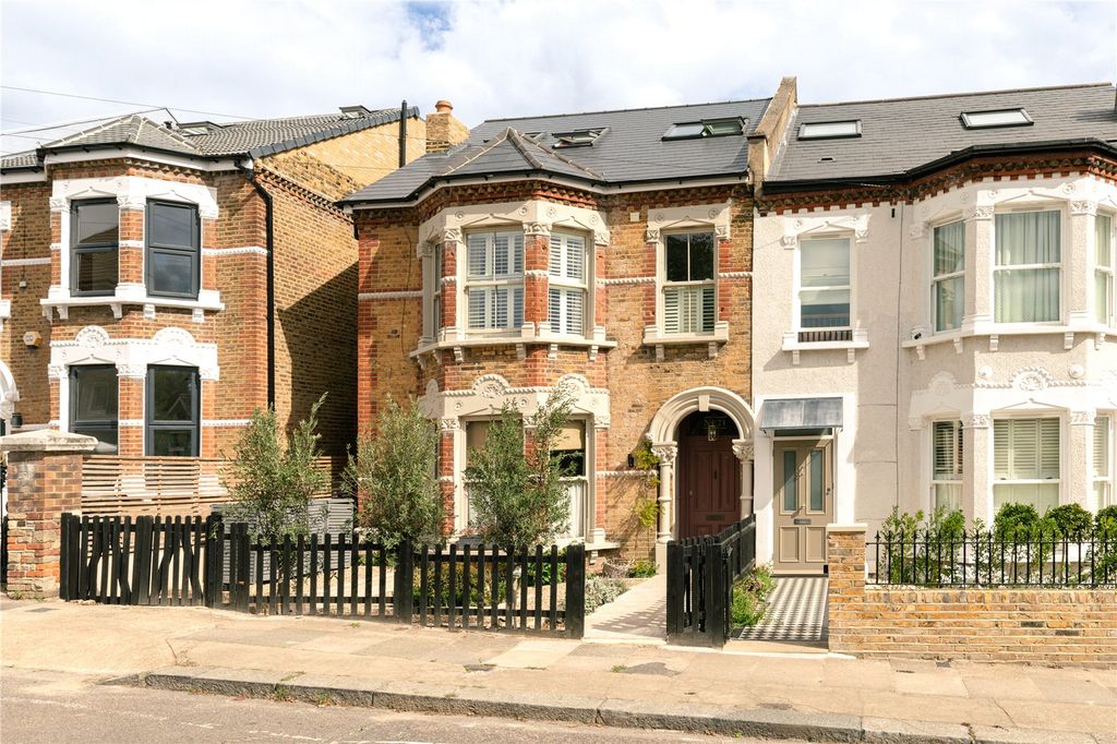 Property photo 1 of 25 Picture No. 04