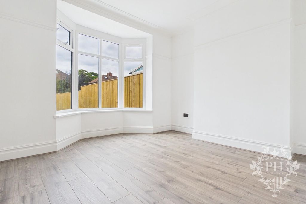 Property photo 3 of 14 Cam01415G0-Pr0497-Still004.Jpg