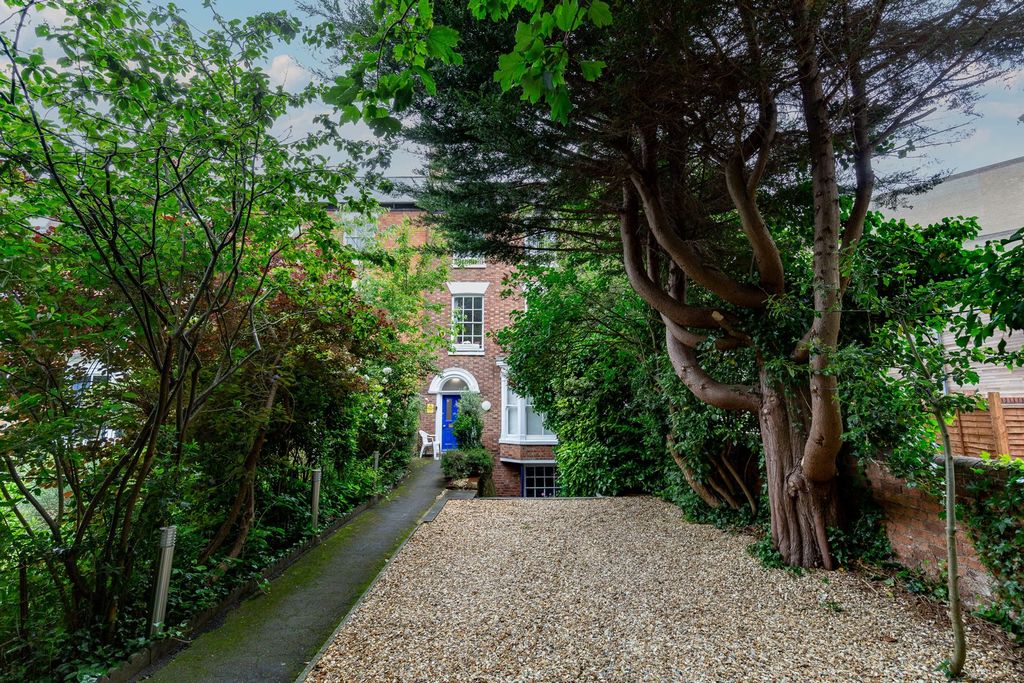 Property photo 1 of 20 Image