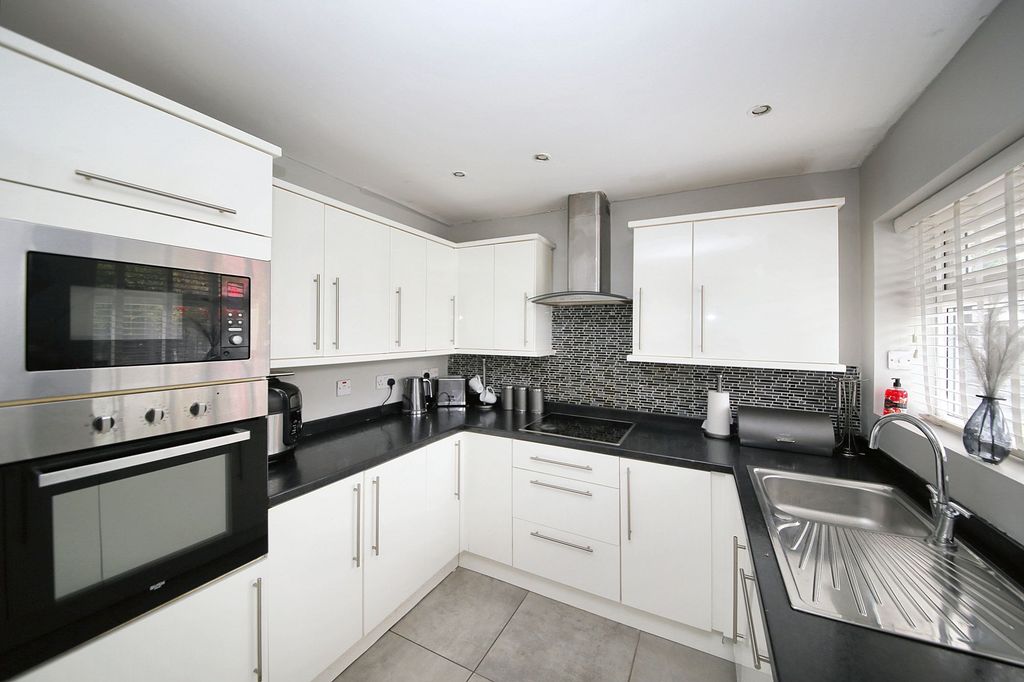 Property photo 3 of 22