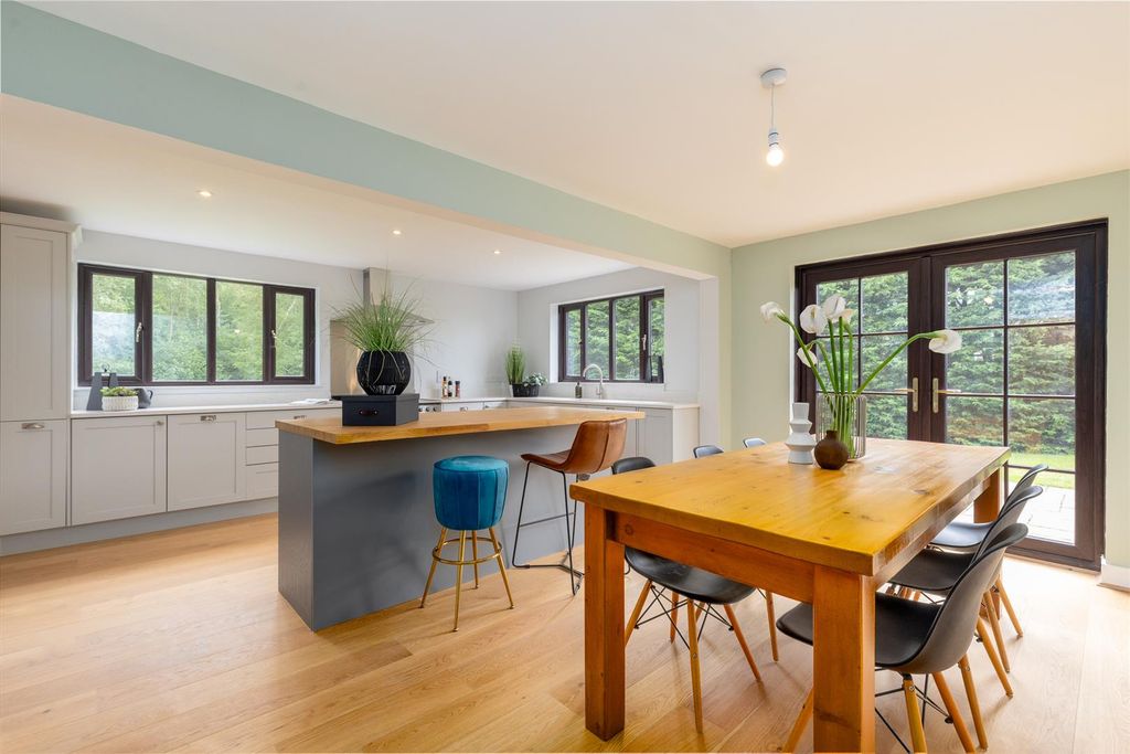 Property photo 3 of 39 Thespinney-6.Jpg